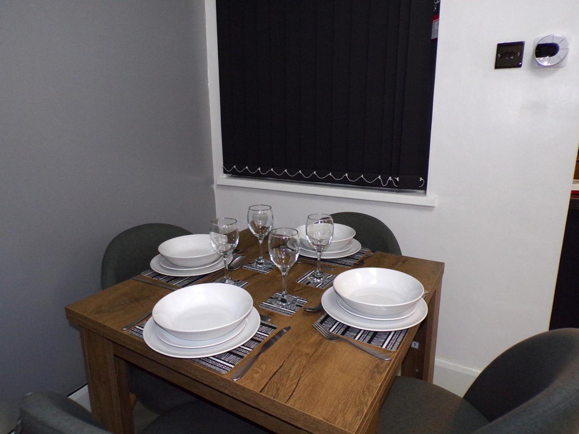 Hazelhurst House - 4 Bedrooms 2 Bathrooms Stoke-on-Trent Esterno foto