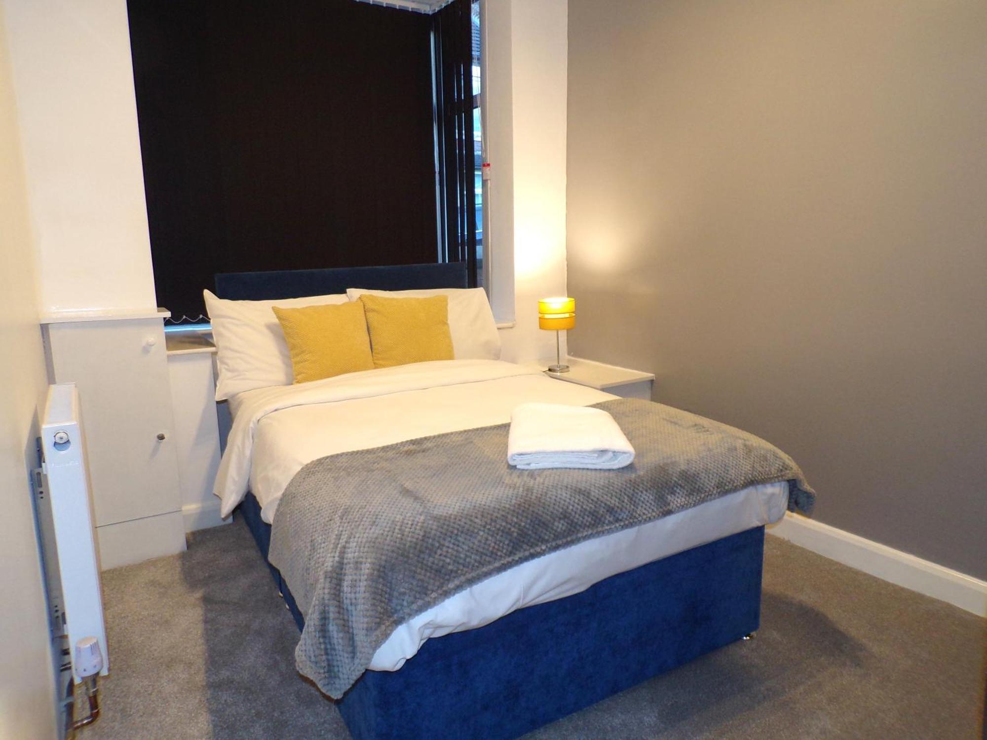 Hazelhurst House - 4 Bedrooms 2 Bathrooms Stoke-on-Trent Esterno foto